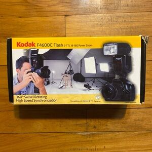 Kodak F4600C Flash E-TTL 18-180 Power Zoom